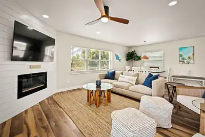 Image de Beachside Getaway with Ocean Views 3 Bedrooms 3 Baths