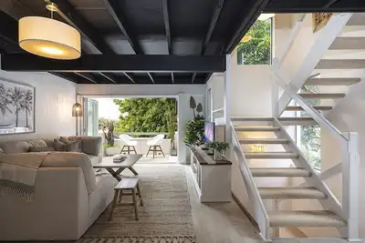 Image de Beachside 2-Bed House with Pool, Courtyard & Bbq