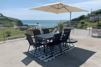 2 bed Villa, Large terrace with breath taking views only 3 minutes to the beach!