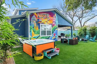 Image de Stylish Retreat w/ Cowboy Pool • Jacuzzi • Sauna