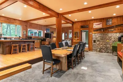 Image de Stunning custom bld-riverside-pet\/family friendly