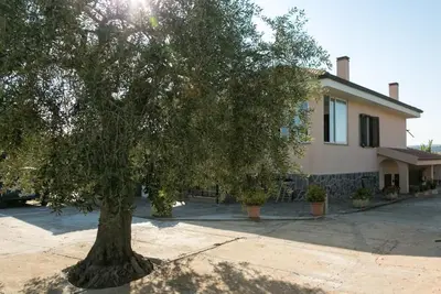 Image de Bed and Brekfast surrounded by greenery for a relaxing vacation