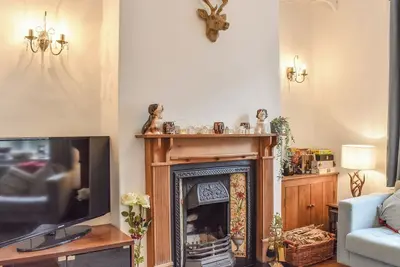 Image de This quintessential cottage is nestled in the charming market town of Pickering.