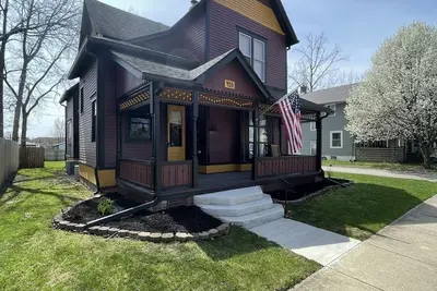 Image de Updated Historic Home, in the Heart of Greenfield. Walking distance to downtown!
