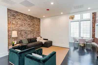 Image de Luxury Studio Loft in theatre district Bhm