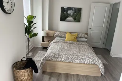 Image de Luxury New in-law Suite with separate entrance (Sleeps 3)