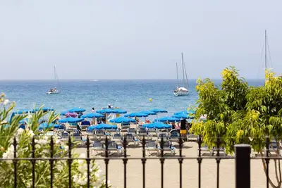 Image de Frontline Playa las Vistas with pool, parking, sea