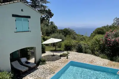 Image de Villa Sorbier avec vue mer Ă minutes de la plage au centre du Rayol