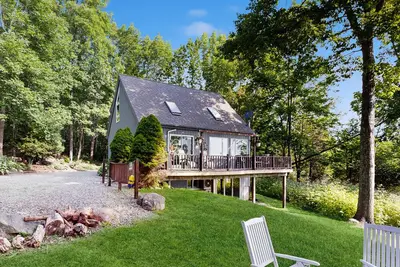 Image de Oceanfront snowbird-friendly home on the beach with washer/dryer & fireplace