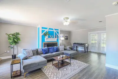 Image de Cozy 4br | Dog Friendly | Patio+Fire Pit+Foosball