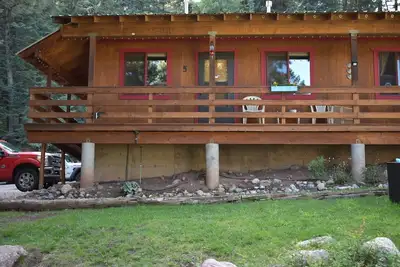 Image de 0005) The Wolf Cabin