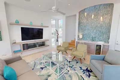 Image de Seabreeze - Stunning Modern 5 Br Home with pool - amazing Gulf views