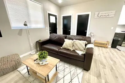Image de Cozy Downtown Apartment 2br/1bth