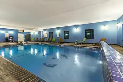 Image de Equipped Studio | Top Location, Gym Access + Pool