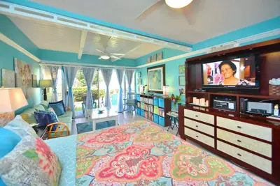 Image de Tracy's Tropical Treasures earned \"Best in Kihei\" four times and “#1 in Maui”