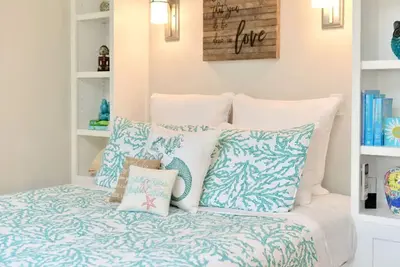 Image de This remodeled condo earned \"Best in Kihei\" 4 times and “#1 in Maui” Ocean View!