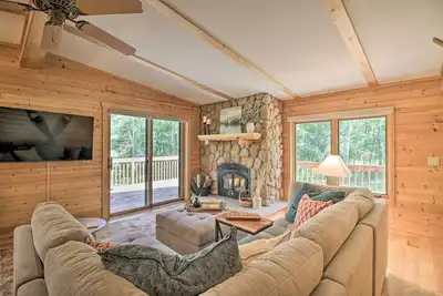 Image de Spacious Cabin on Cross Lake: Treehouse & Sauna!