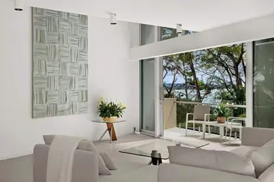Image de Sleeping up to 4 guests, is split over three levels and a private plunge pool