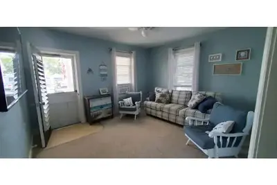 Image de Beautifully Renovated and stocked home in the heart of Wildwood