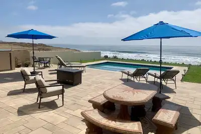 Image de Luxury Beachfront Living with private heated pool/jacuzzi Plaza Del Mar Beach