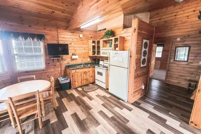 Image de Bur Oak Cabin- Cabin on the Chippewa Flowage within a Resort