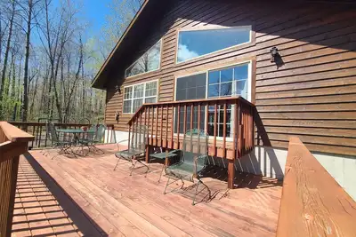 Image de Scarlet Oak Cabin- Cabin on the Chippewa Flowage within a Resort