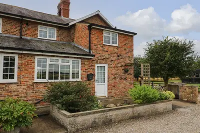 Image de 2 Crosslands, with a garden in Stockton-On-The-Forest