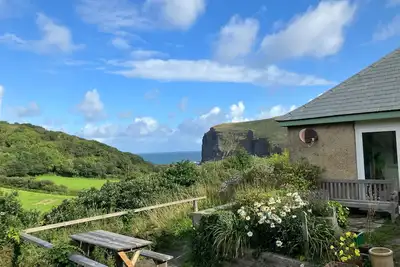 Image de Seaside Retreat, bungalow with sea views, 5 min walk sandy, surfing beach.