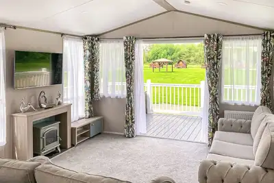 Image de 2 chambres à coucher à Hoddesdon