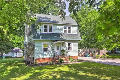 Image de Bright Parma Home w/ Outdoor Space < 10 Mi to Dtwn