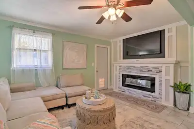 Image de 8 Mi to Beach: Family-Friendly, Pastel Gem!