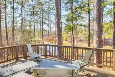 Image de Lakefront McCormick Gem: Deck & Golf Course Views