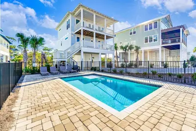 Image de Gulfview new construction w/private, heated pool and beach gear!