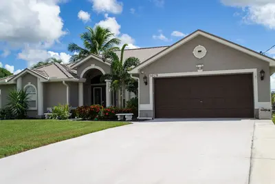 Image de 10 miles to Jensen, Hutchinson, and Stuart beaches-  Amazing 3/2 w  private pool