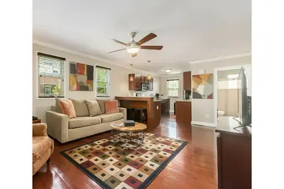 Image de Ideally Located 1 Bdrm Stay | Parking & Laundry