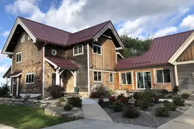 Image de Waterfront Retreat + Kayaks, Canoe, and Easy Water Access