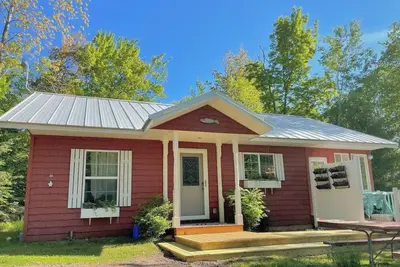 Image de This cottage is a 2 bedroom(s), 1 bathrooms, located in Cornucopia, Wi.