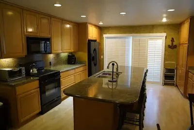 Image de Quiet So Cal Beach Property, Close to Everything
