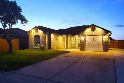 Image de Hamburg Retreat - 3bd/2ba Home, Private Yard!