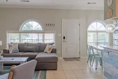 Image de Beautiful Long Beach Condo with Ocean View!