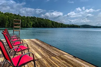Image de Away to the Lake - Lake Blue Ridge dock | Hot Tub Pool Table | Ping Pong | Fire pit