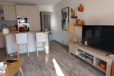 Image de Superbe appartement climatisé dans résidence avec piscine
