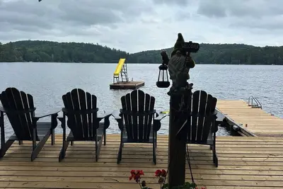 Image de Lake & Bedrock of Muskoka — Entire Muskoka style villa with waterfront & forest