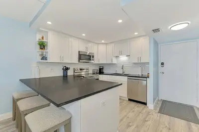 Image de Water View ~ 1 bedroom condo! Harbor Towers Yacht & Racquet Club Siesta Key