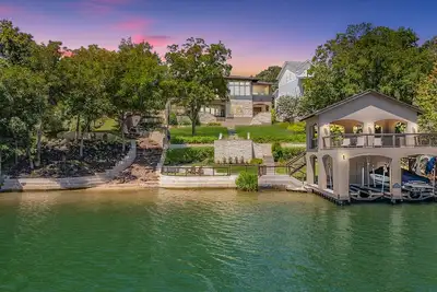 Image de Football Fave - Waterfront Oasis w/ Private Beach!