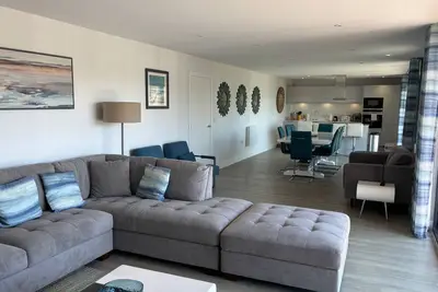 Image de 4br-8guests-balcony-beachview-pool-pets