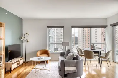 Image de Cool Bellevue 2br w/ Gym, W/D & Roof, near Downtown Park, by Blueground