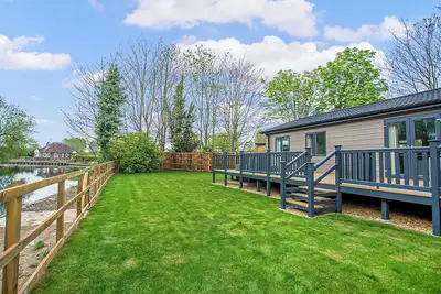 Image de 3 chambres à coucher à Hoddesdon