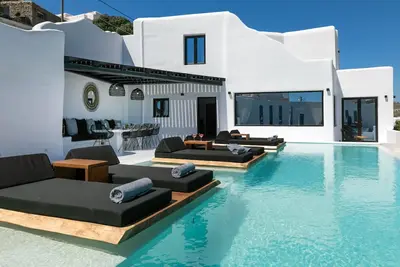 Image de Pure Luxury Villa to Cater Even the Most Demanding Travelers, Perfect Location