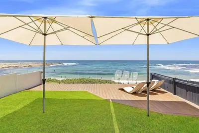 Image de Joeanne -Absolute Beachfront At Blue Bay
